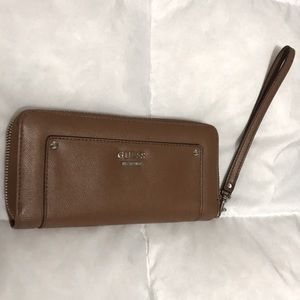 GUESS wallet